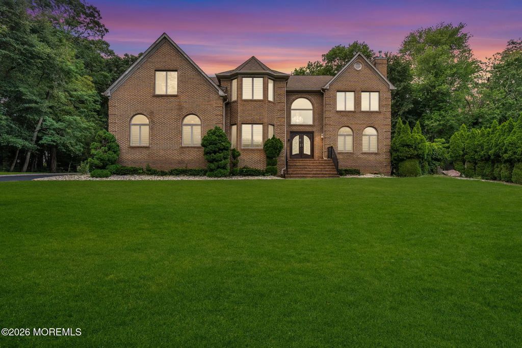 14 Black Walnut Way, Marlboro
