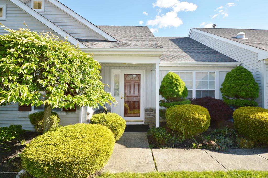 2555 Ridgemont Court, Toms River