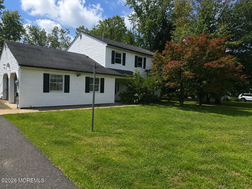 5 Sandburg Drive, Morganville
