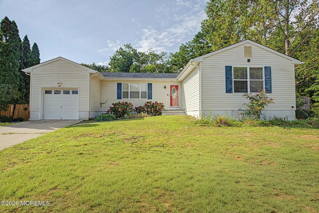 442 Mulberry Place, Brick