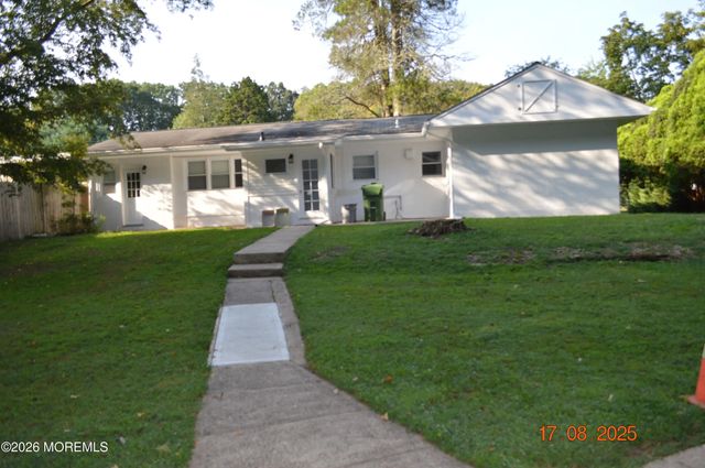 14 Homestead Lane, Roosevelt