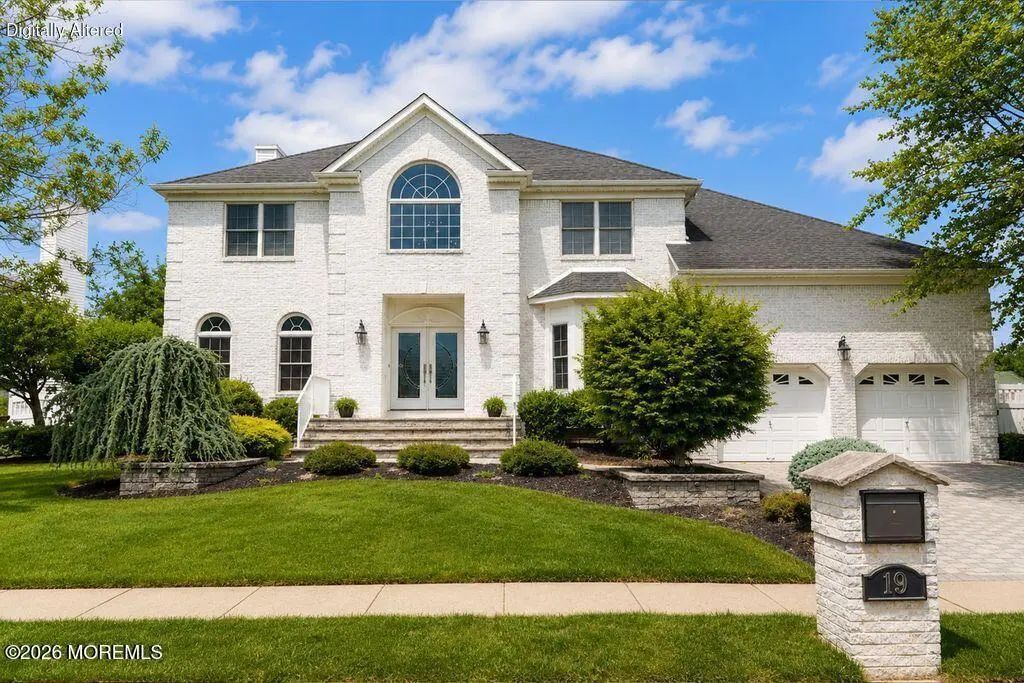 19 Bloomfield Road, Manalapan
