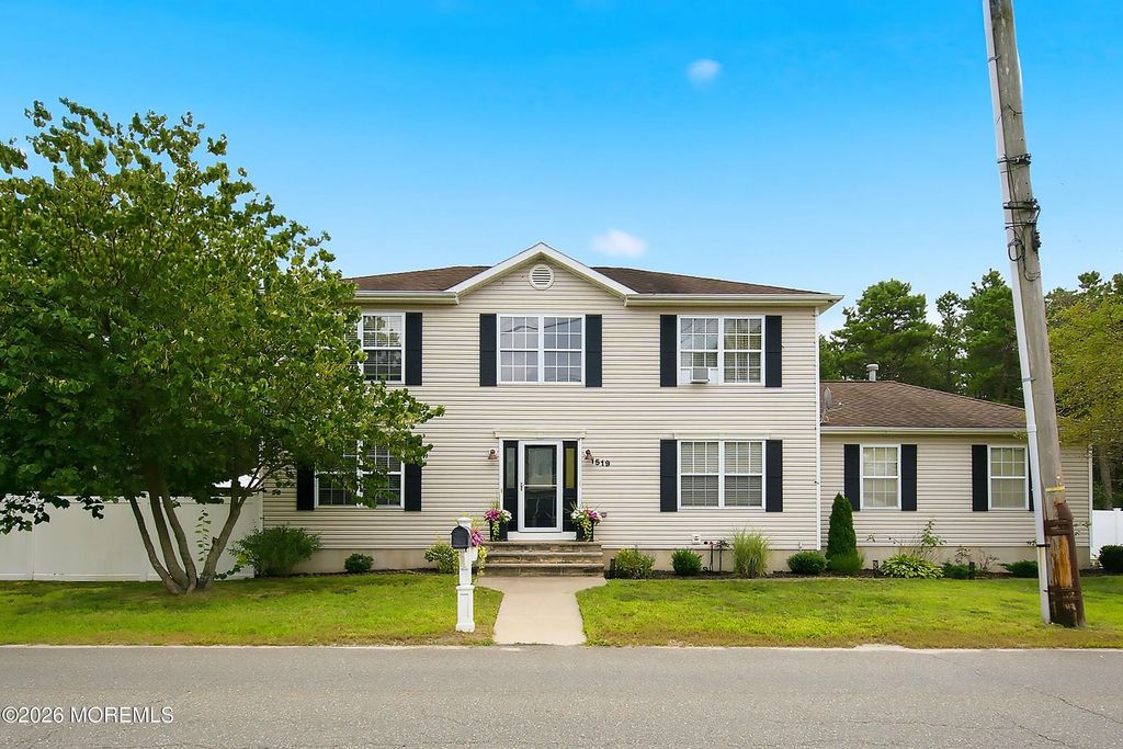 1519 Berkeley Avenue, Beachwood