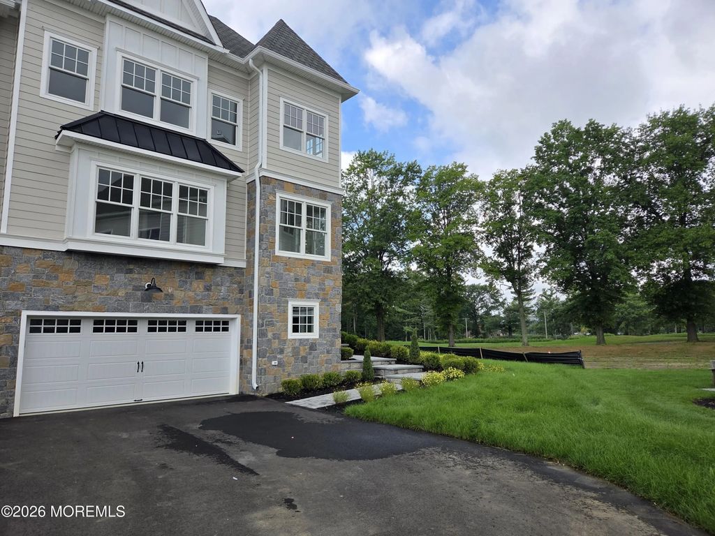 156 Eagle Way, Eatontown