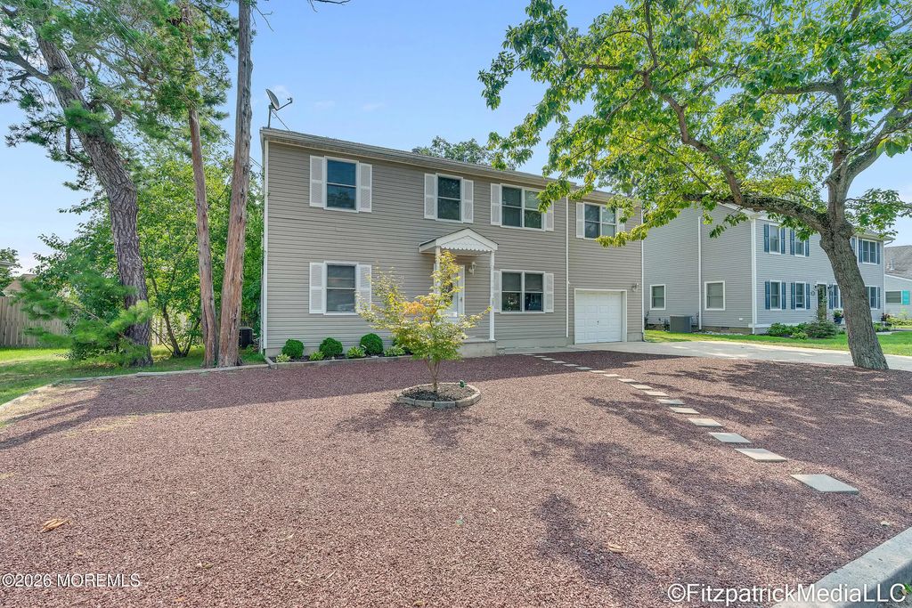 287 Texas Drive, Brick