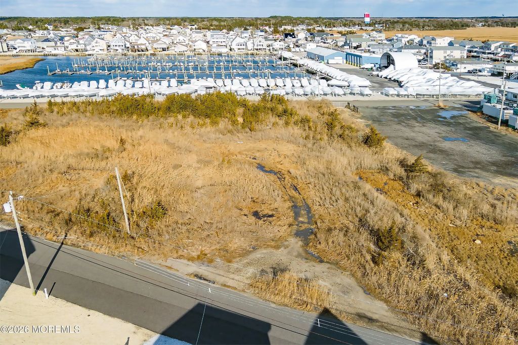14 Parker Road, Tuckerton