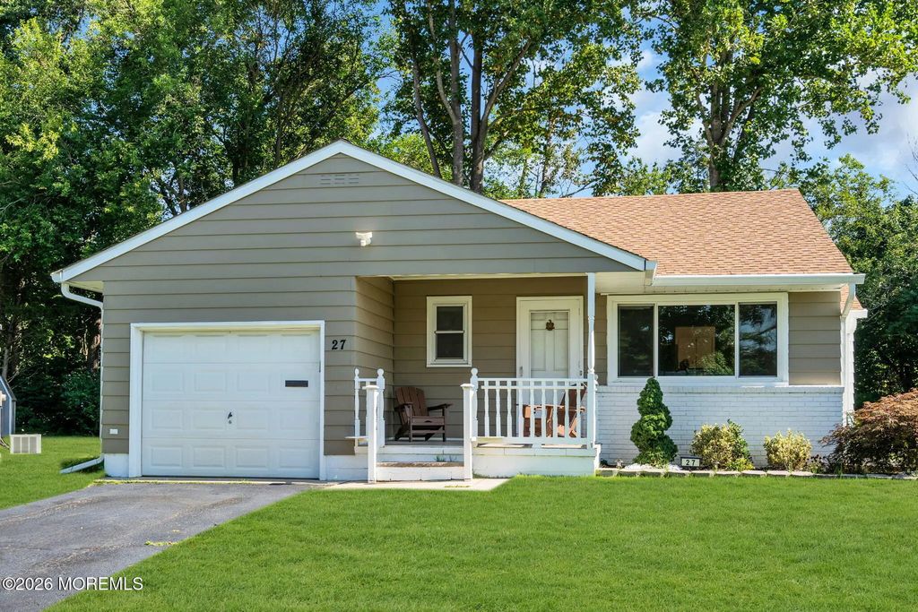 27 Hare Bell Holw Hollow, Toms River