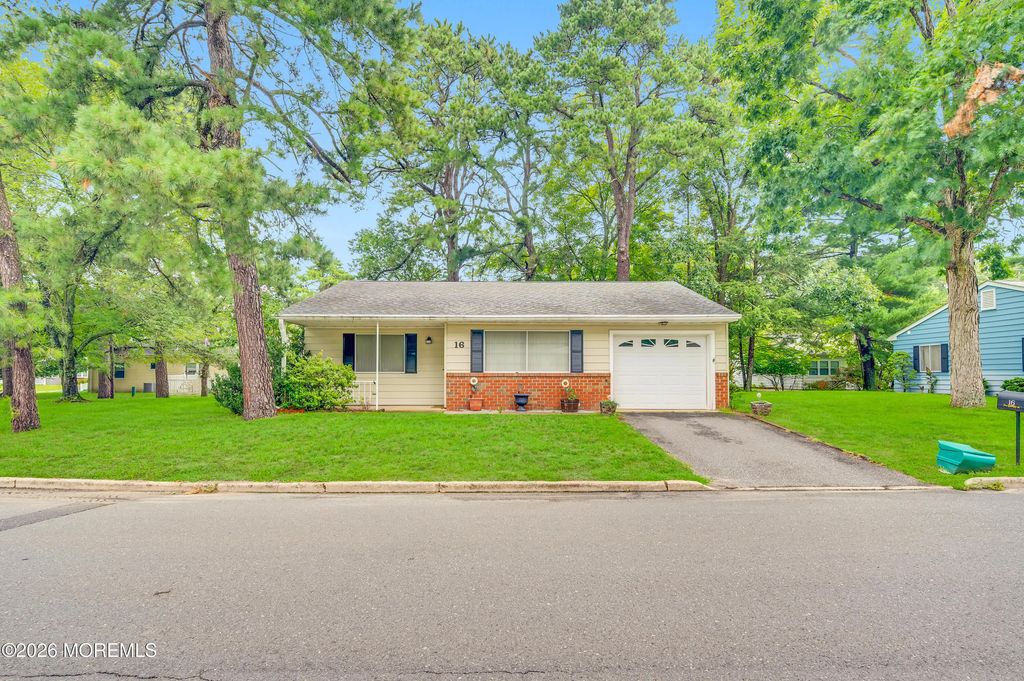 16 Rhode Island Drive, Whiting