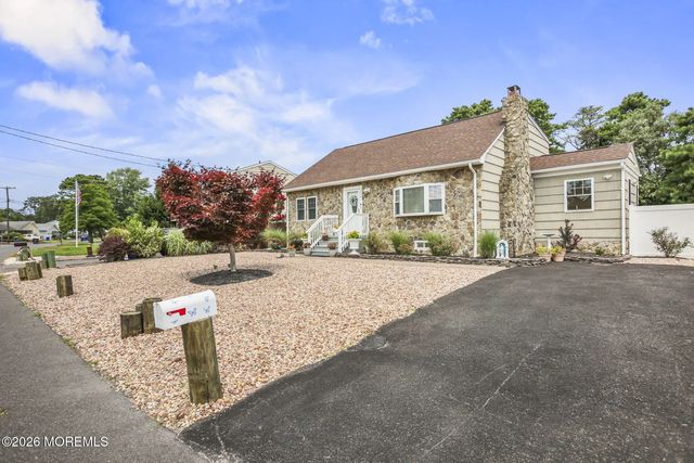 124 Queen Ann Road, Brick