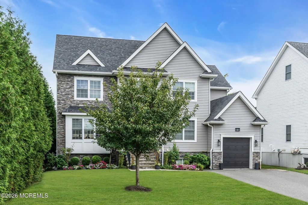 7 Dune Court, Lakewood