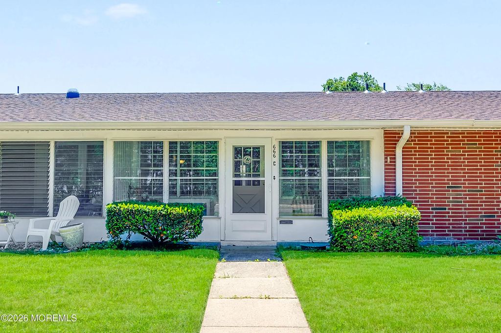 666 Plymouth Drive C, Lakewood