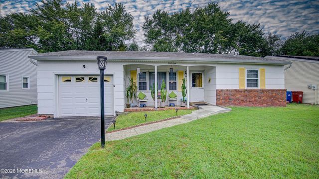 48 Northumberland Drive, Toms River