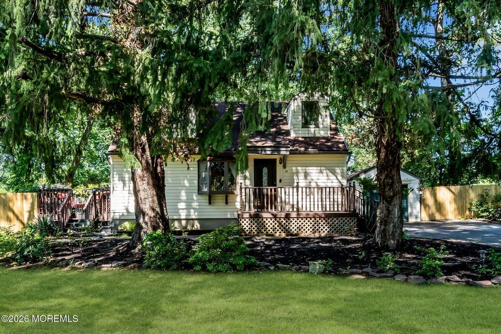 35 Marlboro Street, Morganville