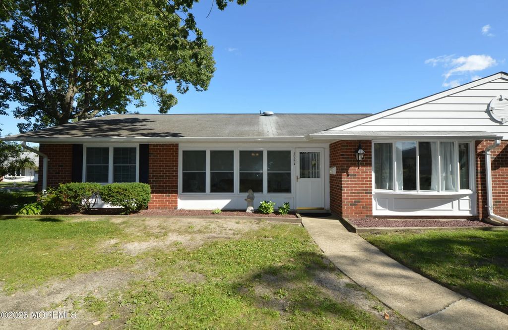 1025a Shetland Drive, Lakewood