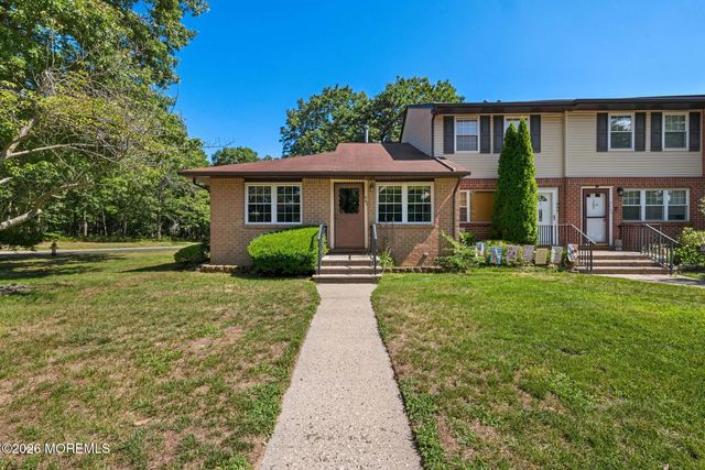 962 Sids Court 962, Brick