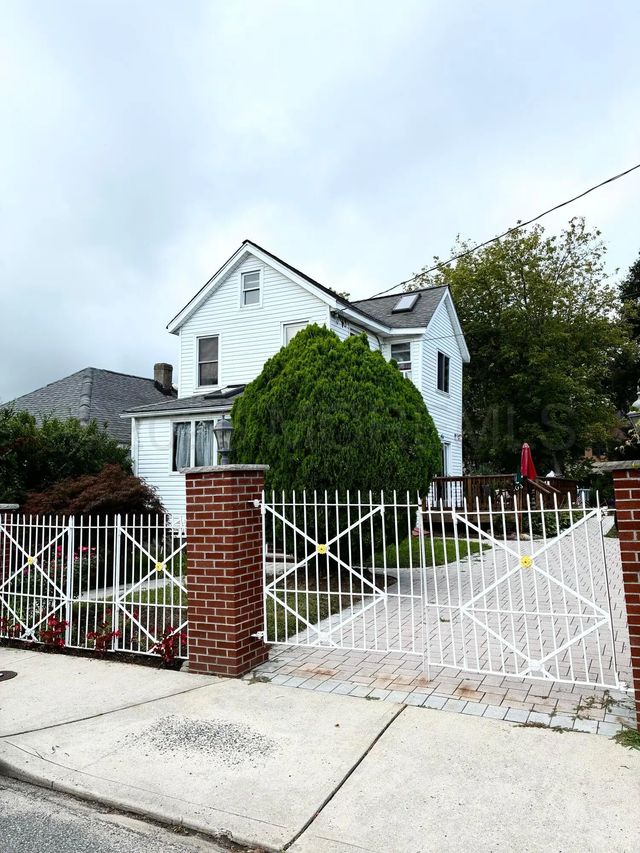 401 W West Columbus Place, Long Branch