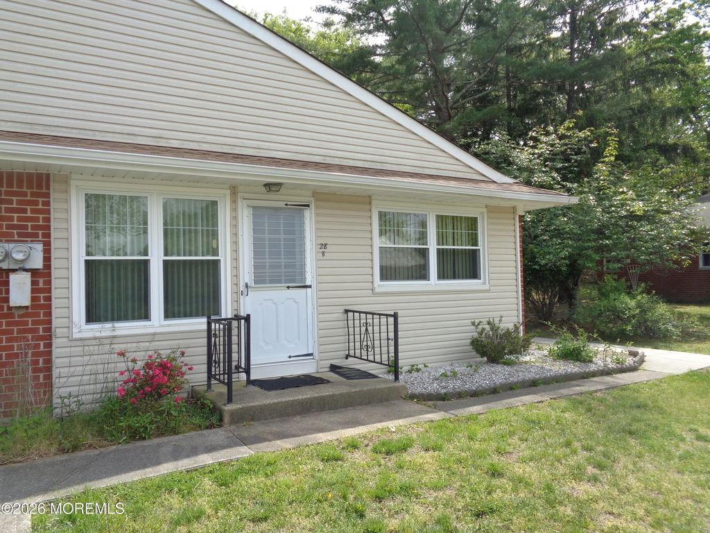 28 B Snowberry Lane, Whiting