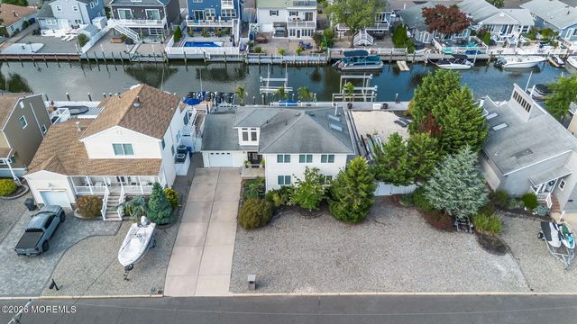 19 Drake Way, Toms River