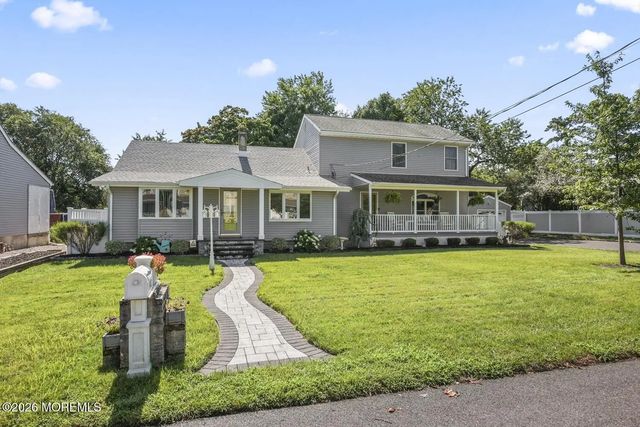 445 Seaman Avenue, Beachwood