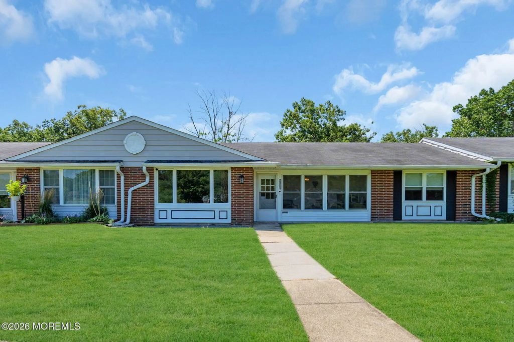 605b Lake Point Drive B, Lakewood
