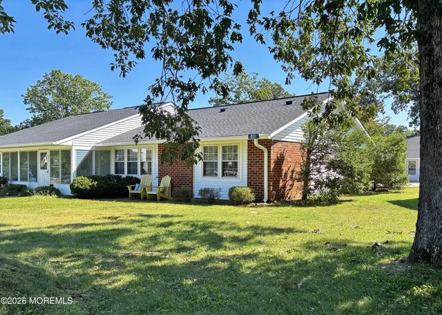 801d Balmoral Court, Lakewood