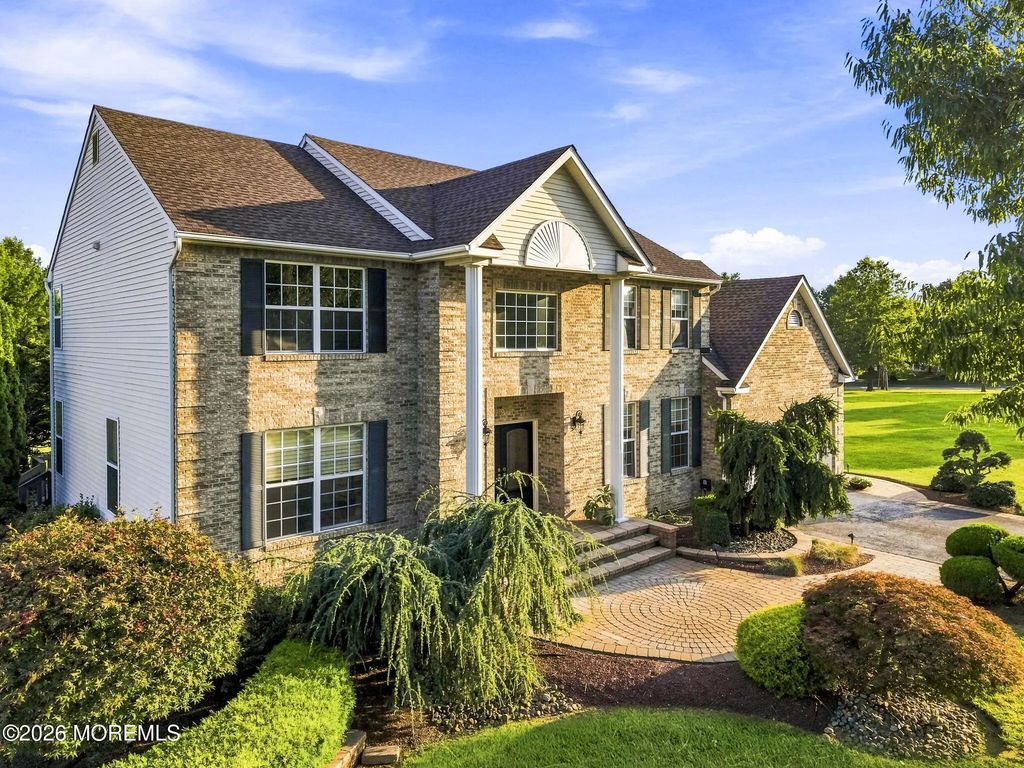 901 Oakley Drive, Freehold
