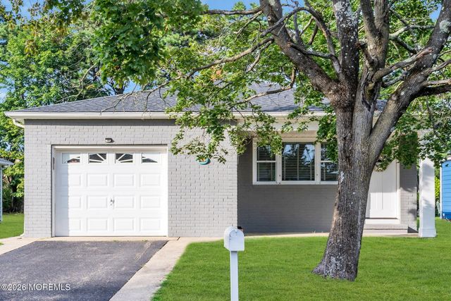 180 Biabou Drive, Toms River
