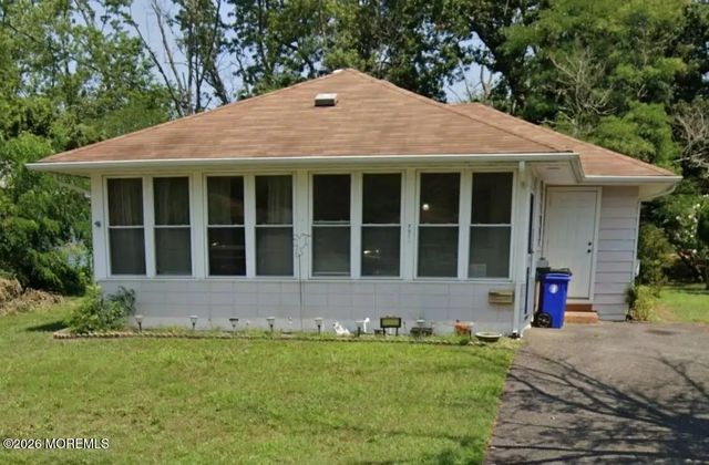 2026 Yorktowne Boulevard, Toms River