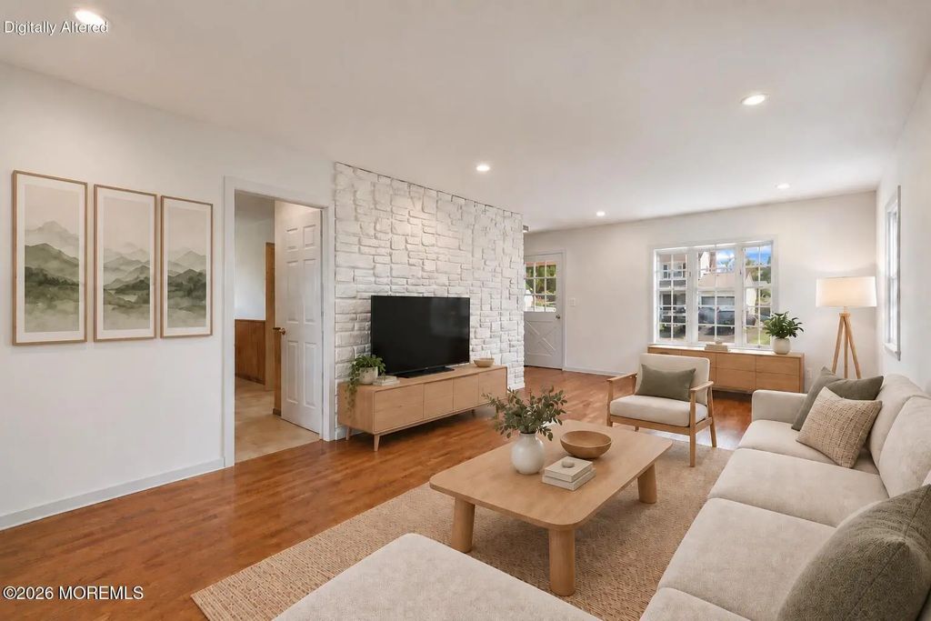 20 Brentwood Avenue, Freehold