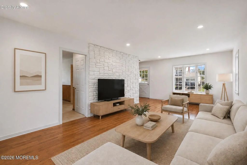 20 Brentwood Avenue, Freehold
