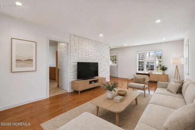 20 Brentwood Avenue, Freehold