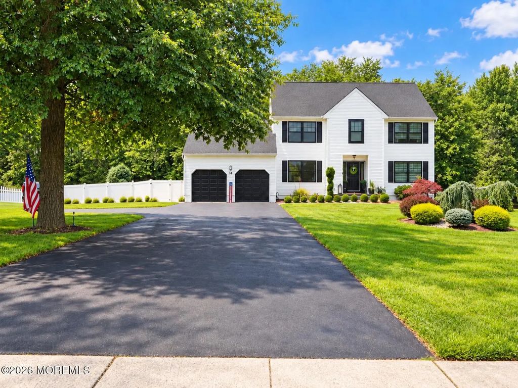 14 Taylors Mills Road, Manalapan