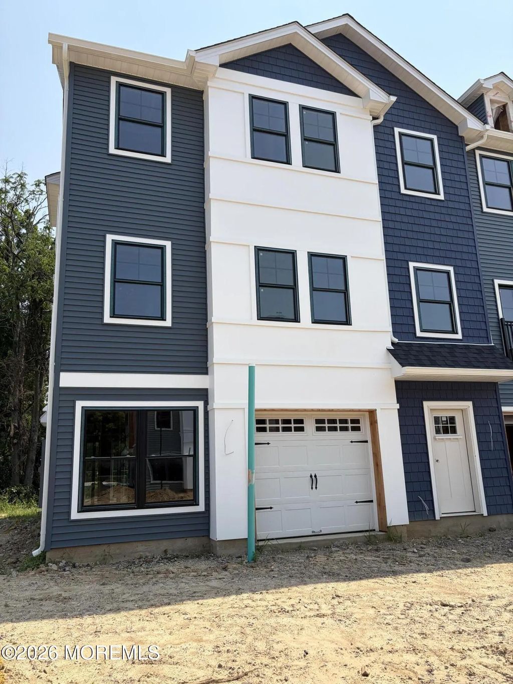 12 Bonus Ct, Sayreville
