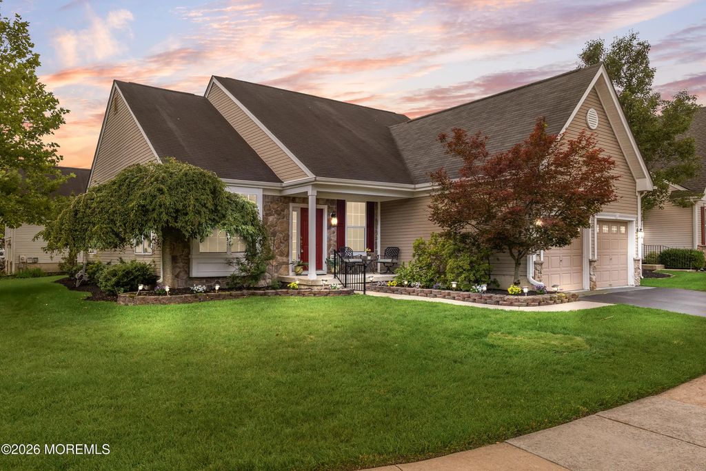 33 Hibiscus Drive, Marlton