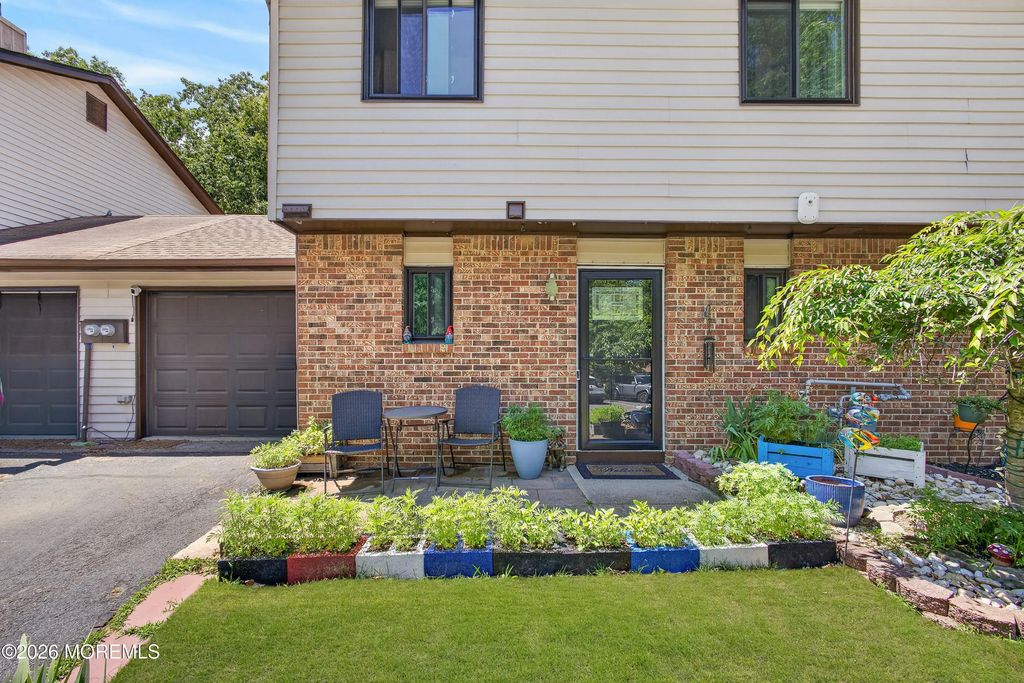 6 Swan Road, Howell