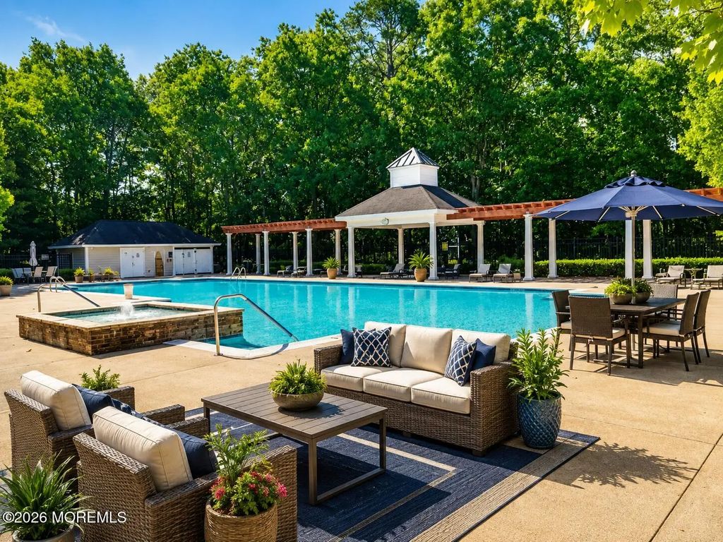 724 Amy Court, Lakewood