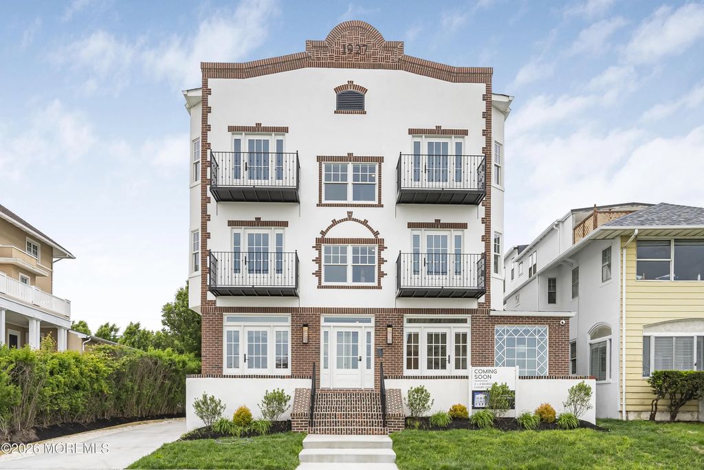 205 Edgemont Drive Building, Loch Arbour Village