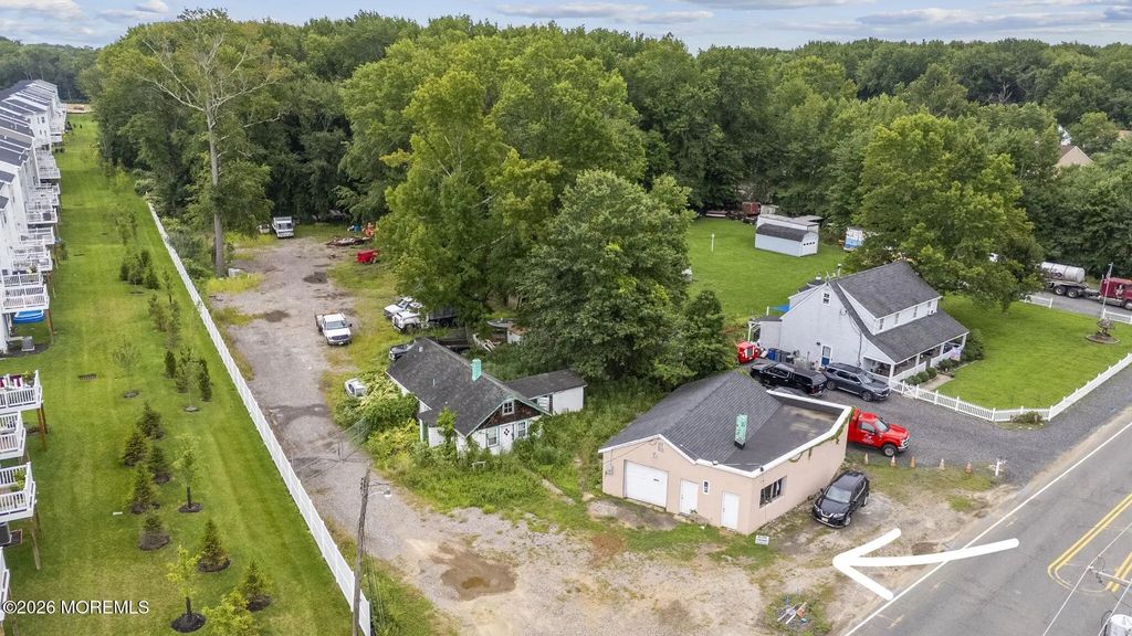 70 Wilson Avenue, Manalapan