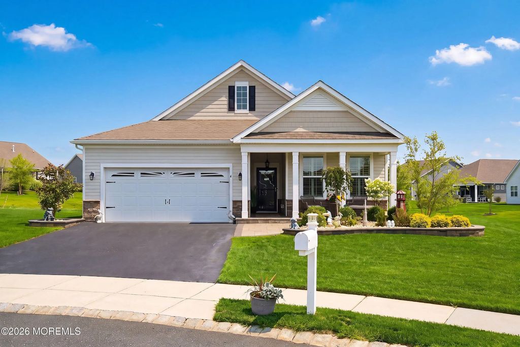4 Otter Circle, Barnegat