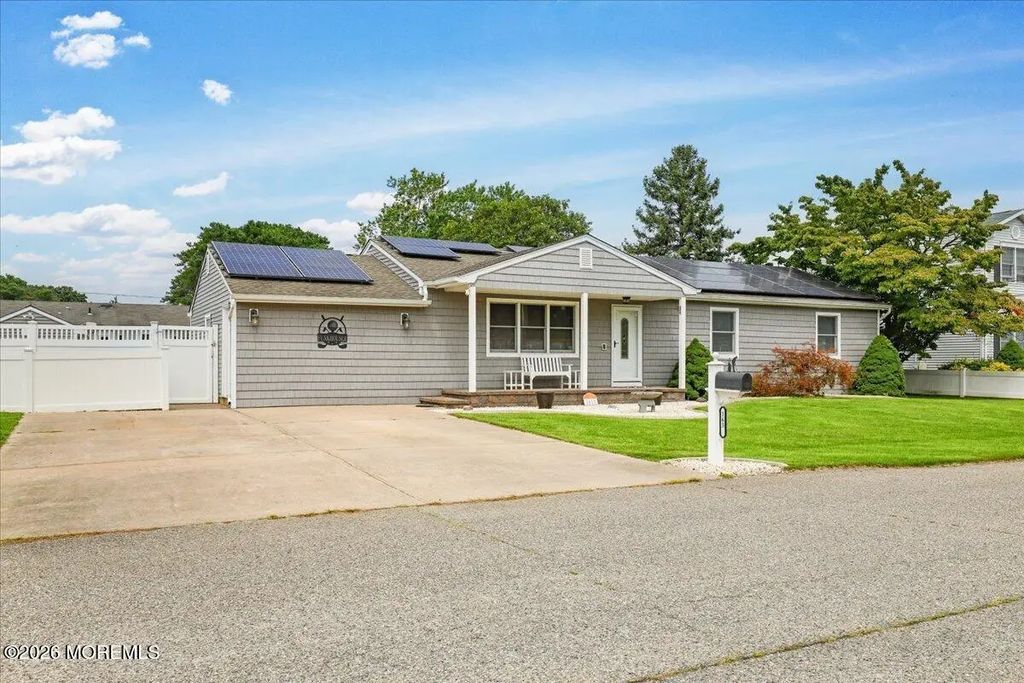 1633 2nd Avenue, Toms River