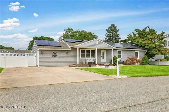 1633 2nd Avenue, Toms River