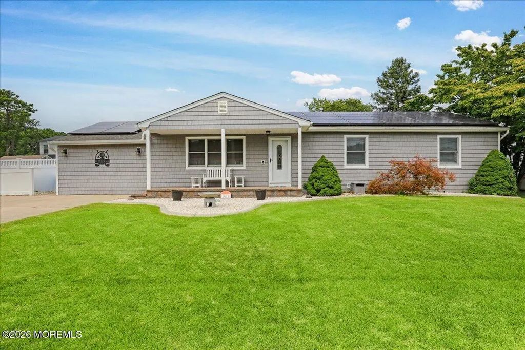 1633 2nd Avenue, Toms River