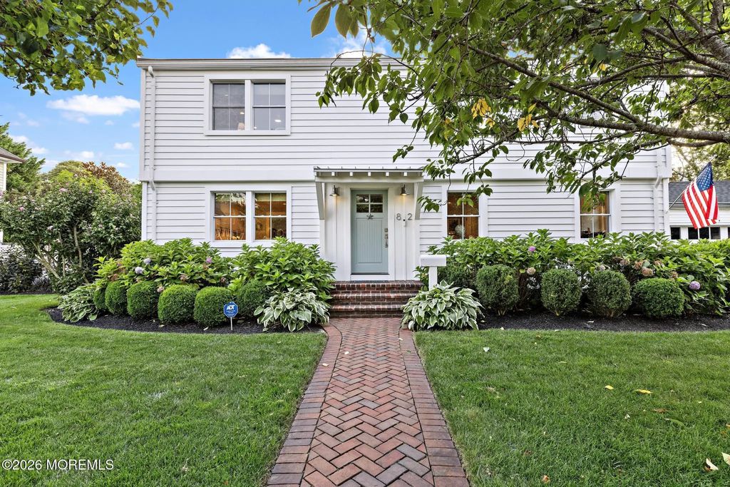 82 Lafayette Street, Rumson