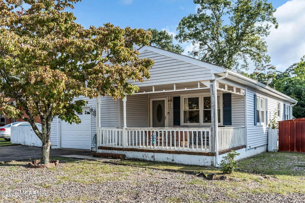 1905 Teakwood Road, Toms River