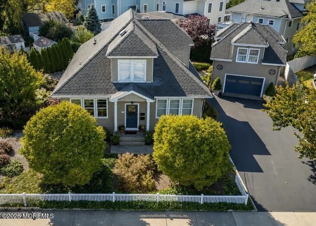 65 Branch Avenue, Red Bank