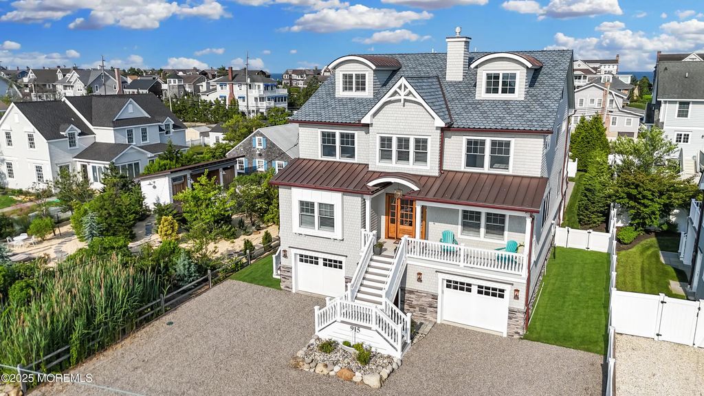 915 Barnegat Lane, Mantoloking