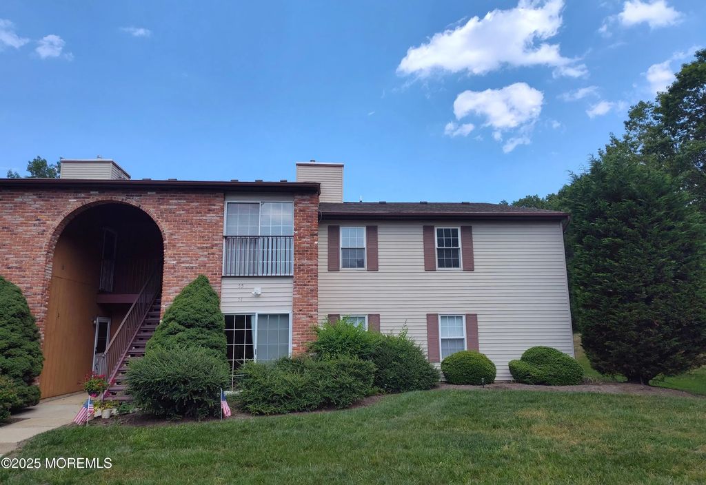 55 Frontier Way, Tinton Falls