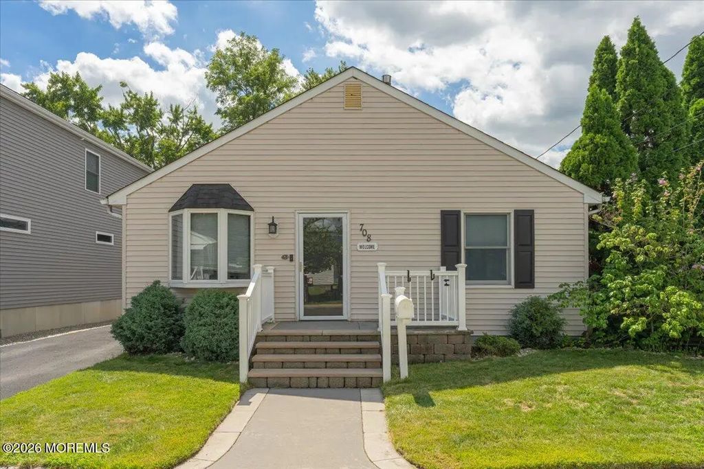 708 Morningside Avenue, Union Beach