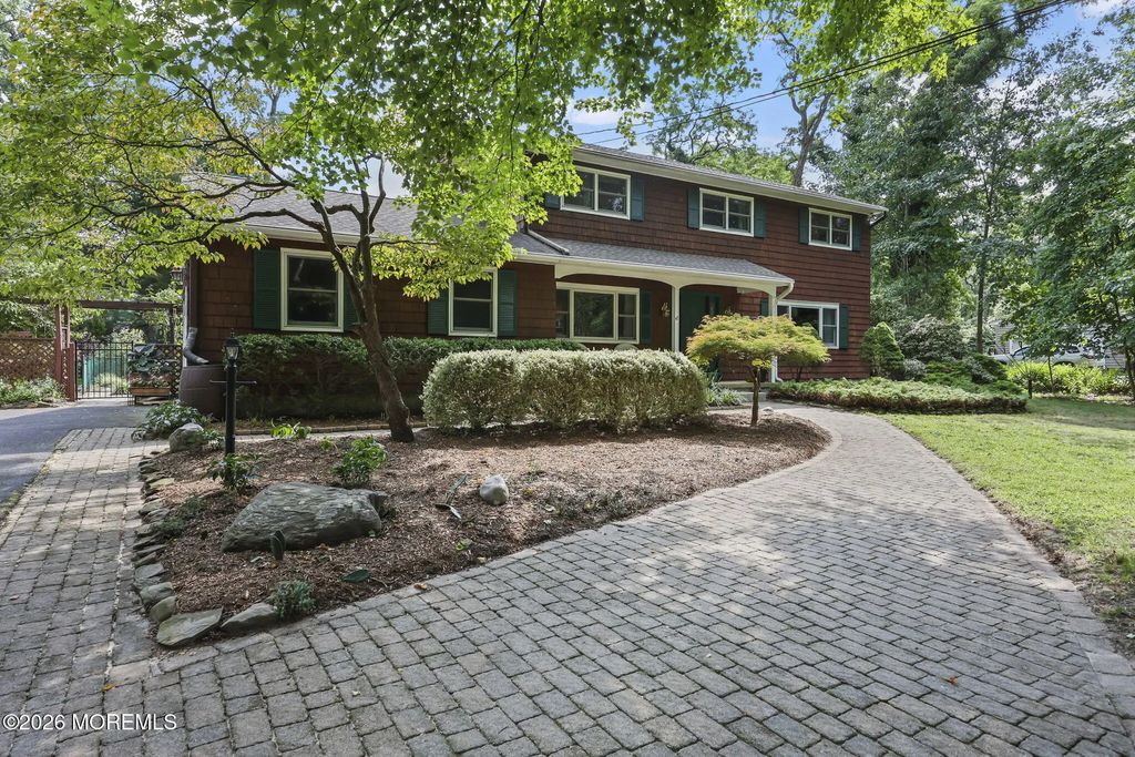 47 Birchwood Court, Tinton Falls