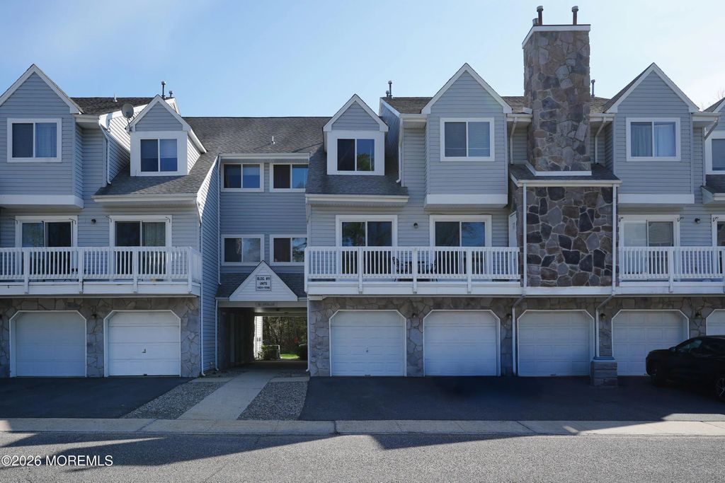 1111 Scarlet Oak Avenue, Toms River